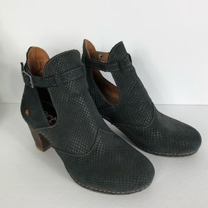 Art by ByeBye Suela Cutout Leather Bootie Size 8.5